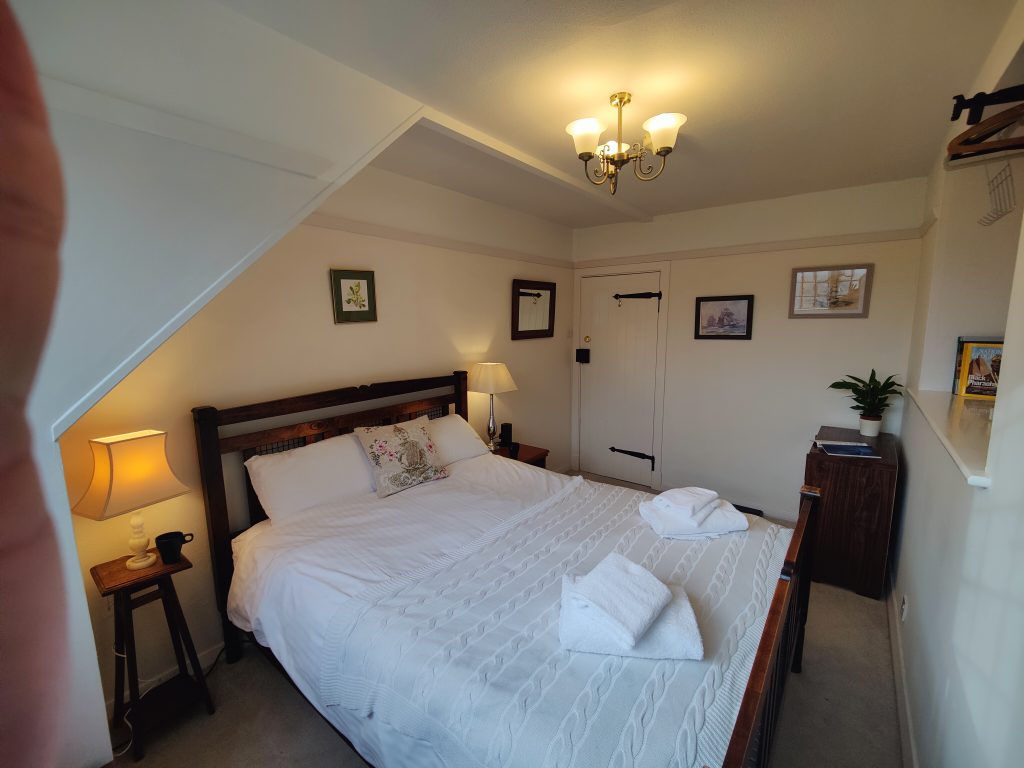 king bedroom bunkhouse on the south west coast path