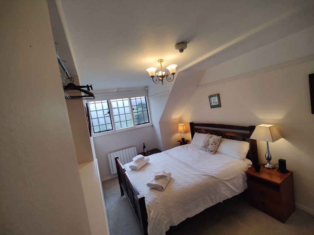 king bedroom bunkhouse on the south west coast path