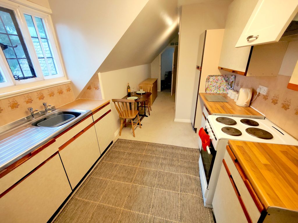 kitchen diner in bunkhouse on the south west coast path