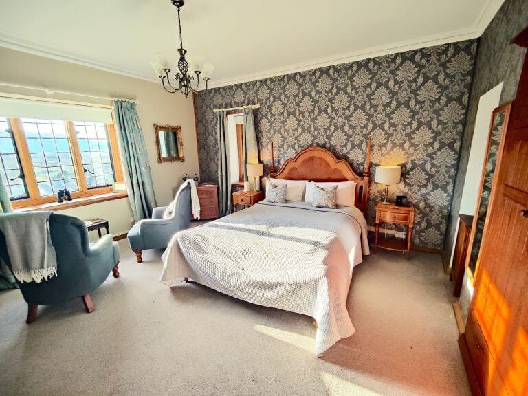 Hardwood frame Luxury Bedroom