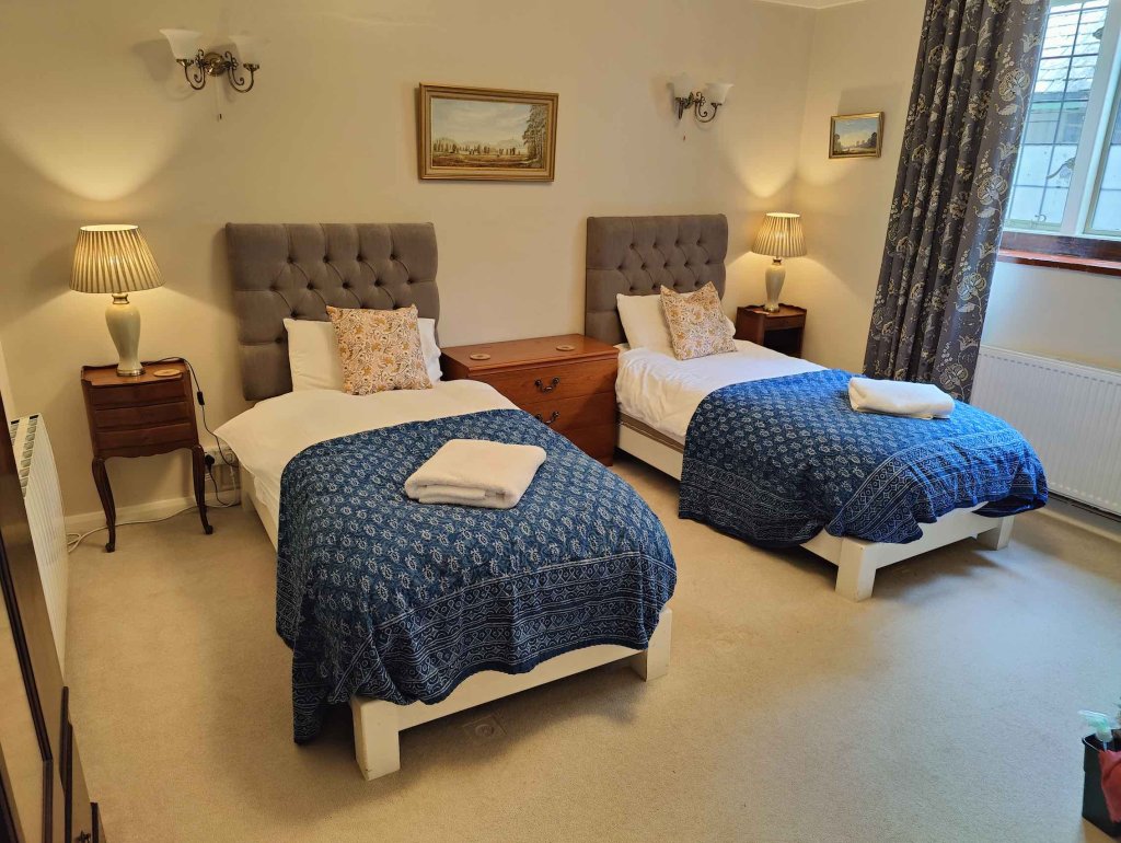 twin bedroom